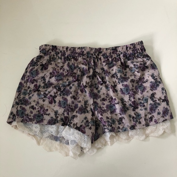 Zara Floral Silk Short M - Picture 1 of 6